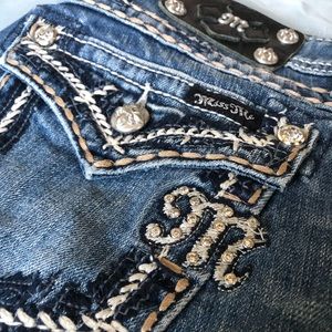 Miss Me distressed Capri pants size 29